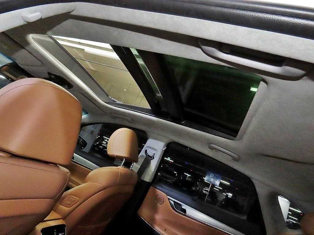 HYUNDAI Grandeur 2019 Blanco - Importación desde Corea - HF Imports Iquique - Foto 17