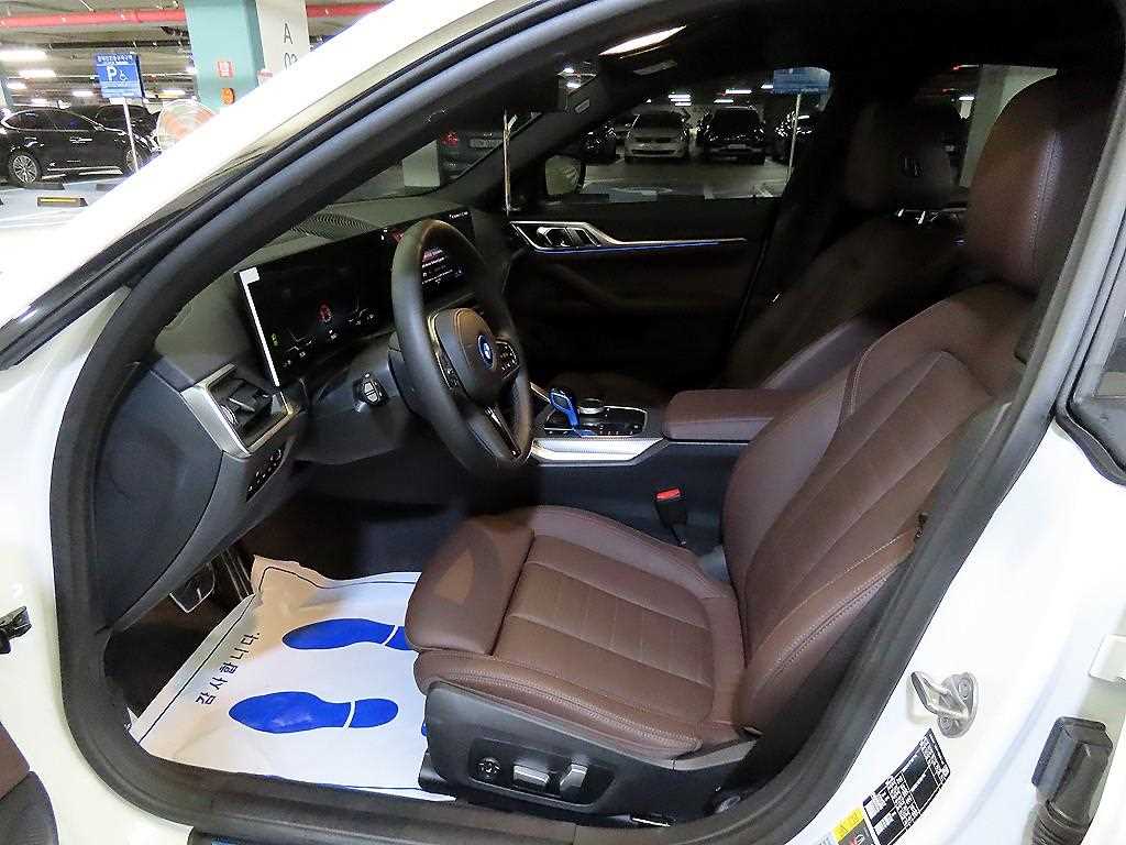 BMW i4 - Vista 6