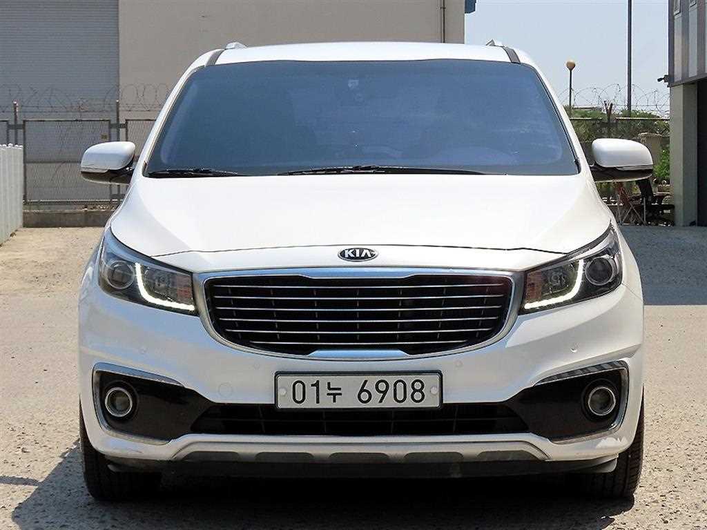 KIA Carnival 2017 the color of pearl - Importación desde Corea - HF Imports Iquique - Foto 1