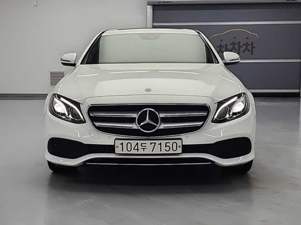 Mercedes Benz E class - Vista 2
