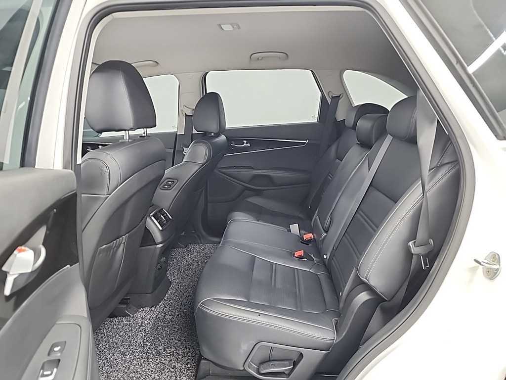 KIA Sorento - Vista 12