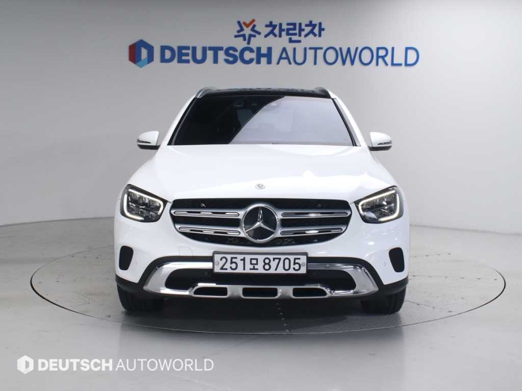 Mercedes Benz GLC Class - Vista 3