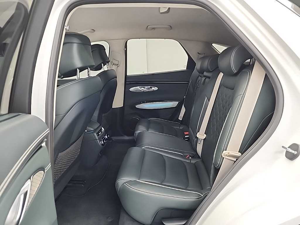 Genesis GV70 - Vista 12