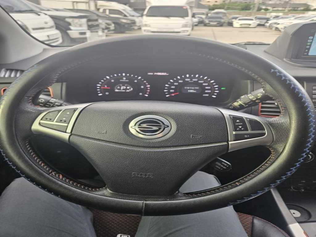 Ssangyong Korando - Vista 6