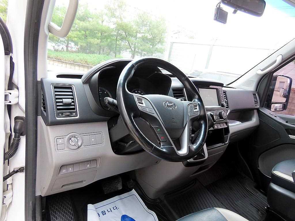 HYUNDAI Solati - Vista 8