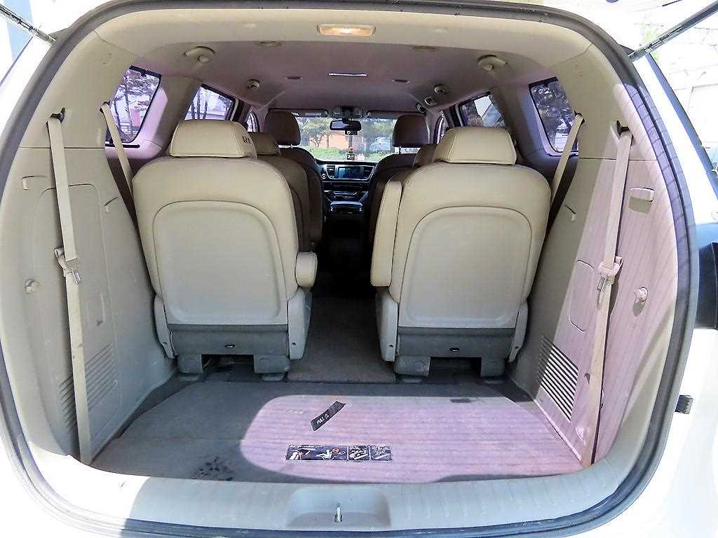 KIA Carnival 2017 the color of pearl - Importación desde Corea - HF Imports Iquique - Foto 18