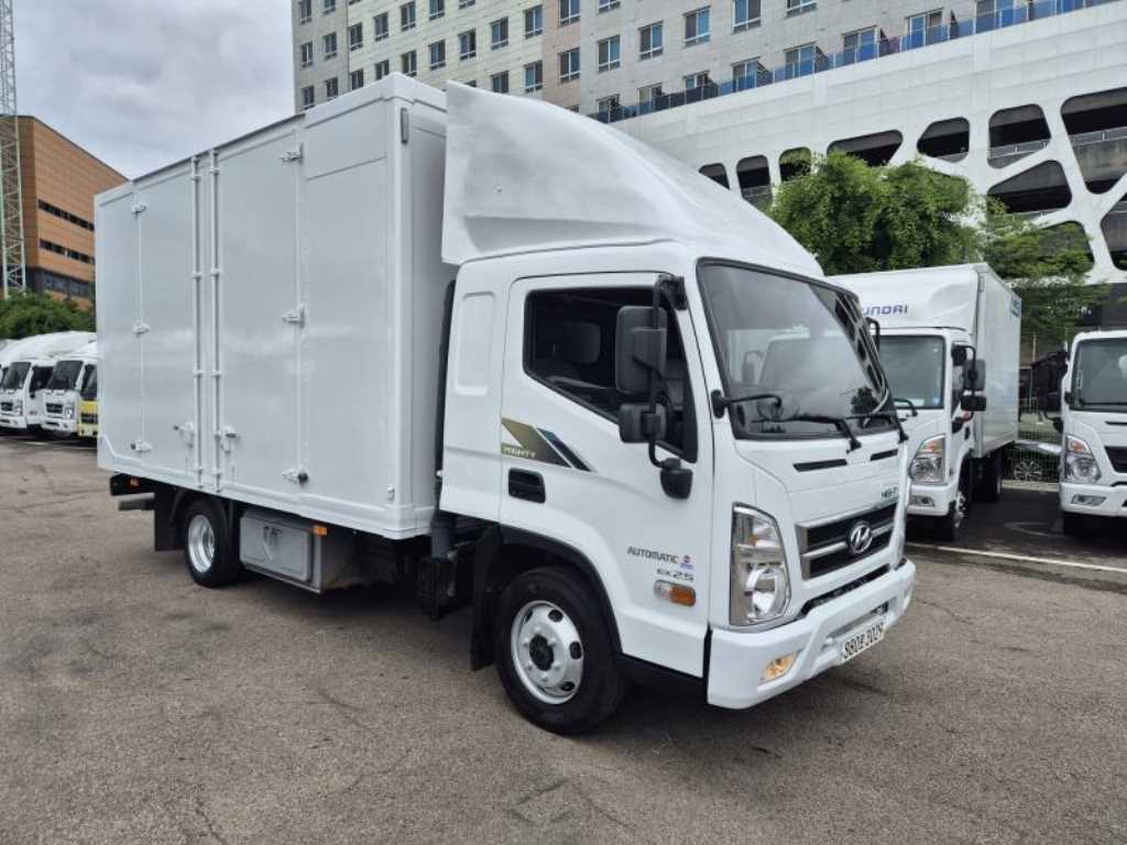 medium and large cargo truck 2021 Blanco - Importación desde Corea - HF Imports Iquique - Foto 1