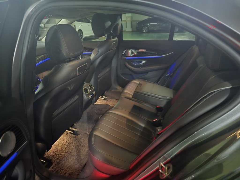 Mercedes Benz E class - Vista 7