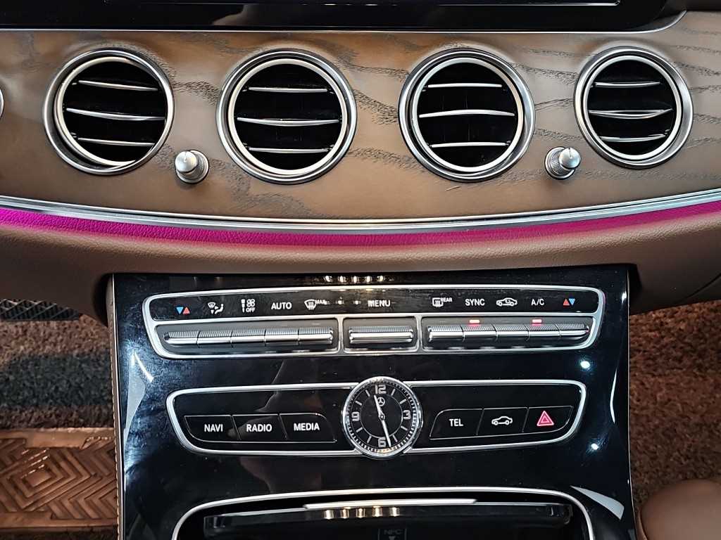 Mercedes Benz E class - Vista 10