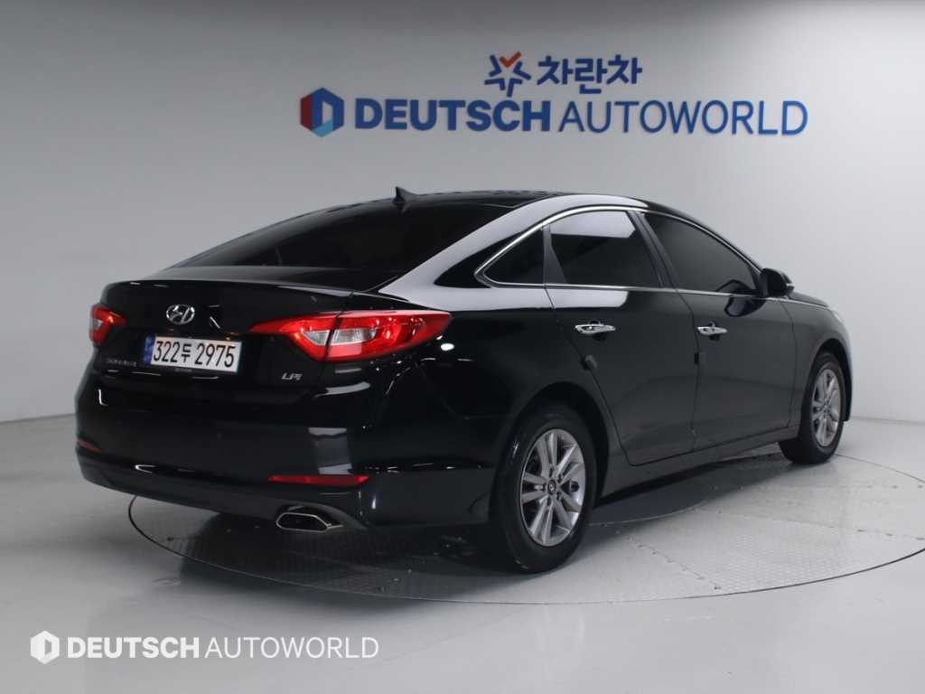 HYUNDAI Sonata - Vista 2