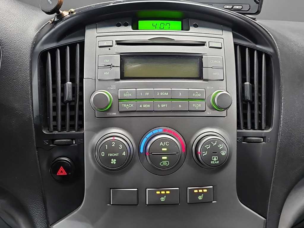 HYUNDAI Starex - Vista 8
