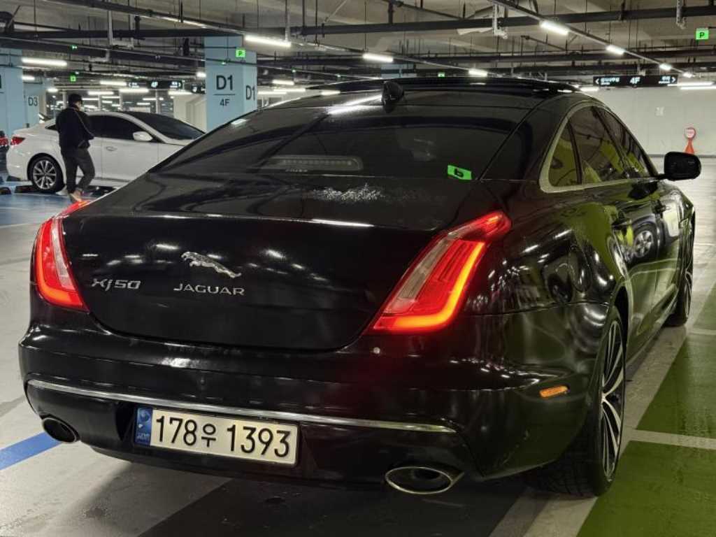 Jaguar XJ - Vista 3