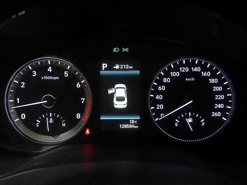 HYUNDAI Grandeur - Vista 9