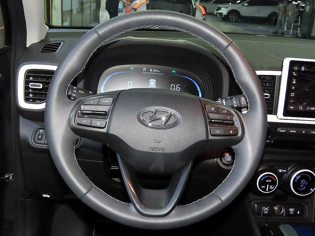 HYUNDAI Venue - Vista 8