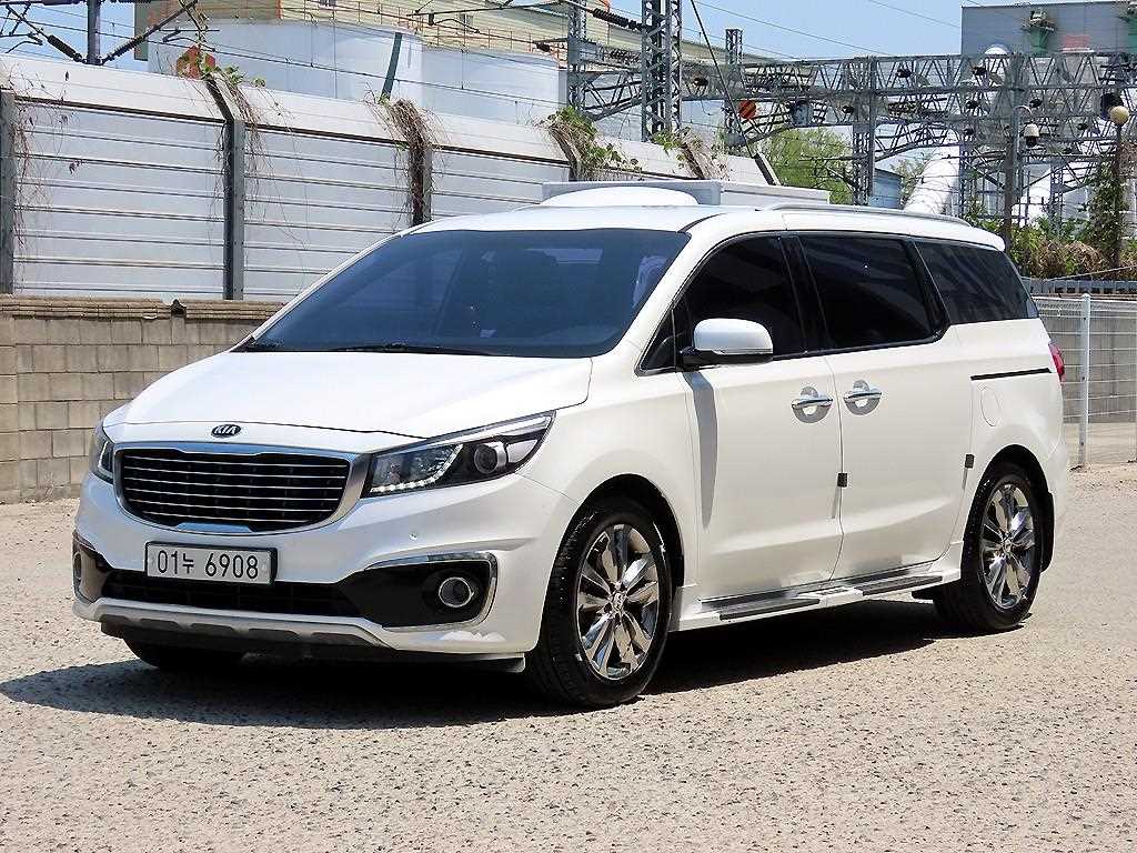 KIA Carnival - Vista 2
