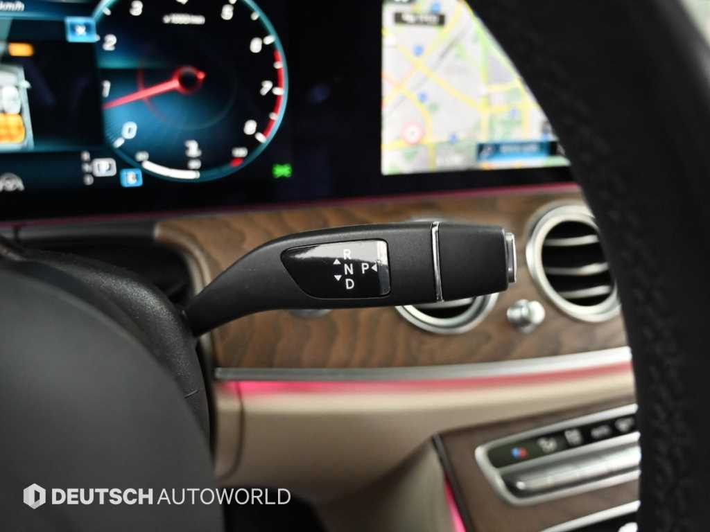 Mercedes Benz E class - Vista 9