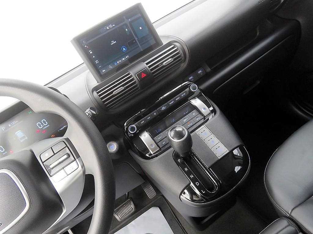 HYUNDAI Casper - Vista 10