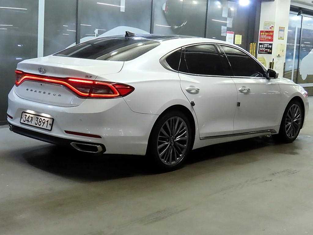 HYUNDAI Grandeur - Vista 4