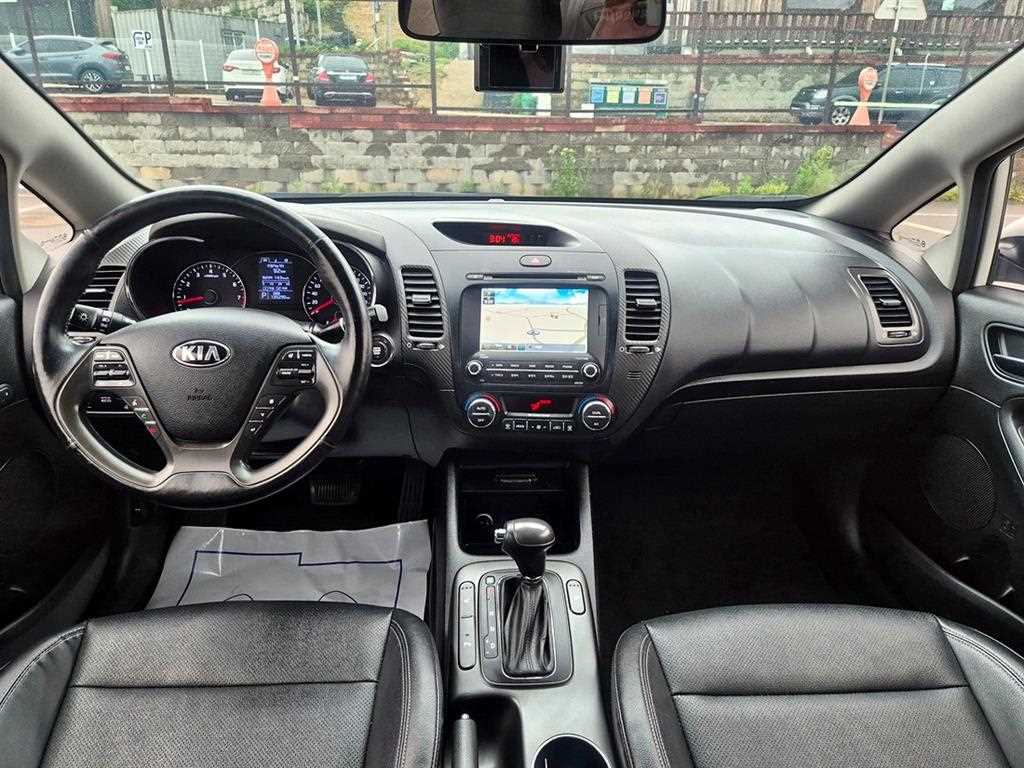 KIA K3 - Vista 8