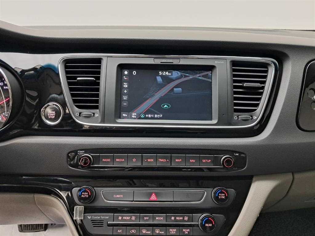KIA Carnival - Vista 9