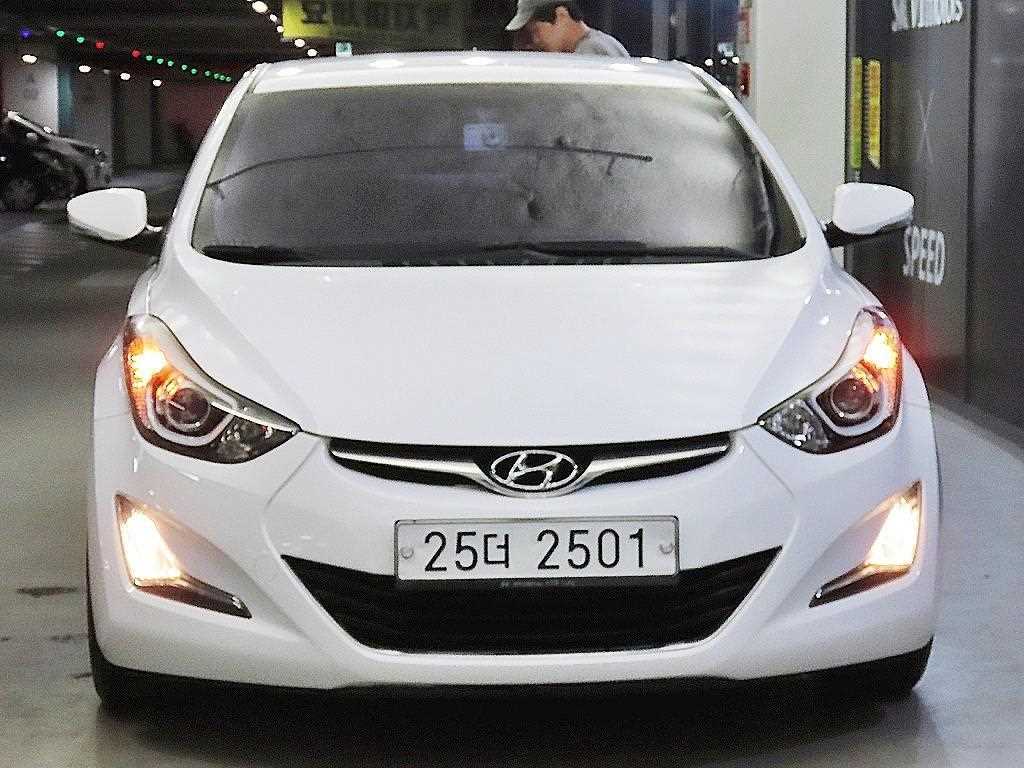 HYUNDAI Avante - Vista 4