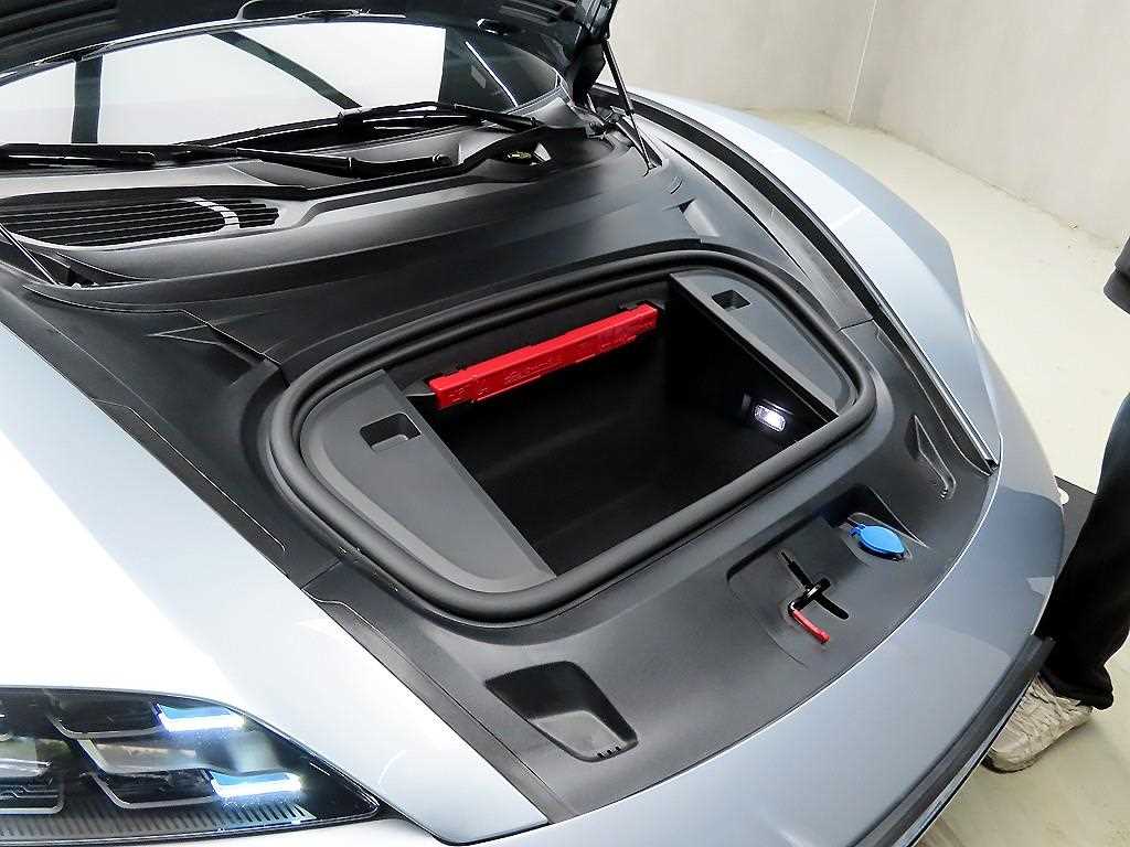 Porsche Taycan 2025 Plateado - Importación desde Corea - HF Imports Iquique - Foto 19