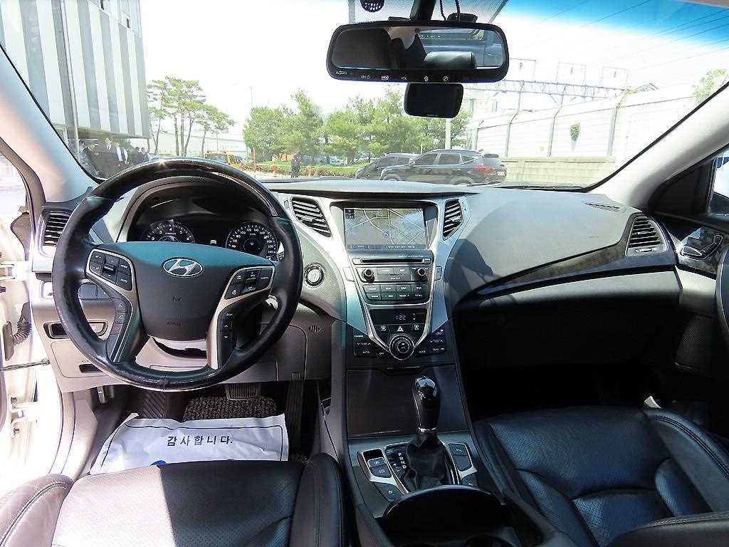 HYUNDAI Grandeur - Vista 7