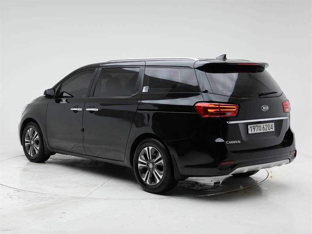KIA Carnival - Vista 4