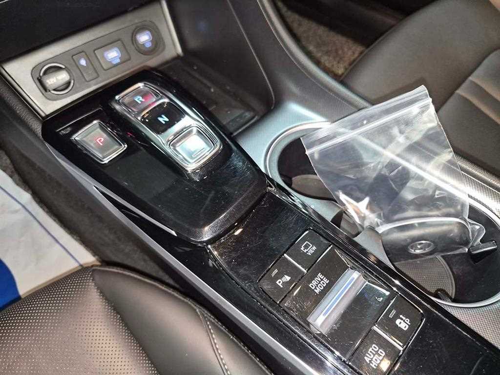 HYUNDAI Sonata - Vista 11