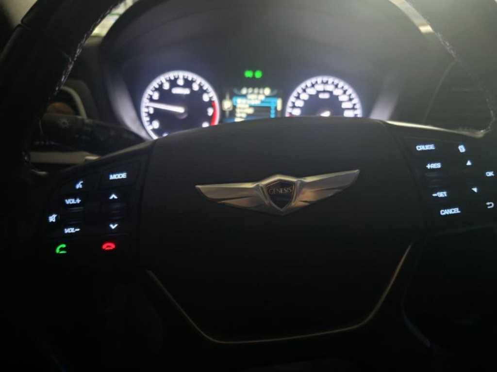 HYUNDAI Genesis - Vista 9