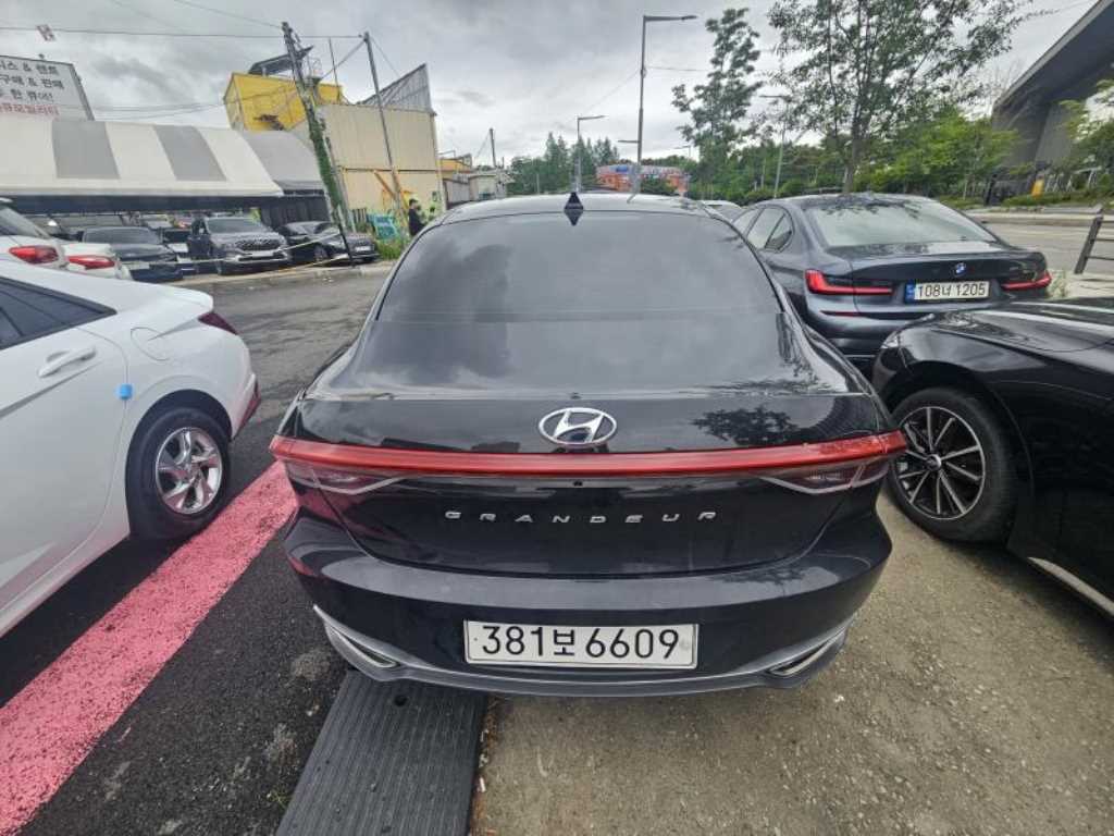 HYUNDAI Grandeur - Vista 4