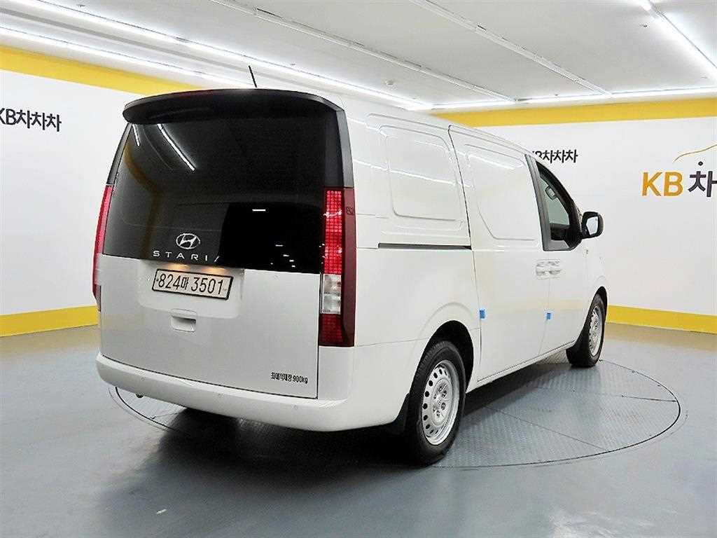 HYUNDAI Staria - Vista 2