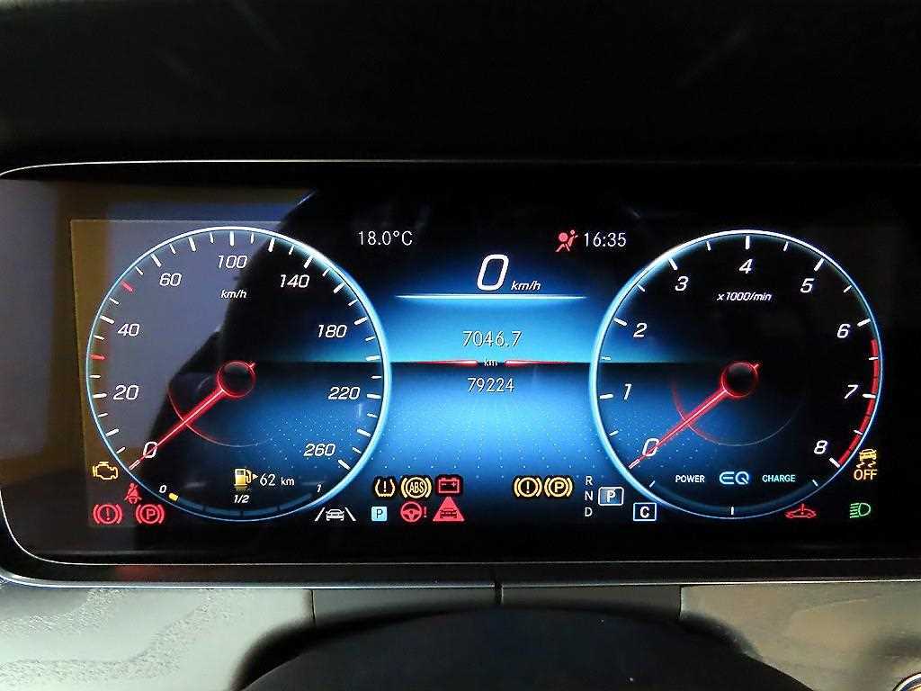 Mercedes Benz E class - Vista 8