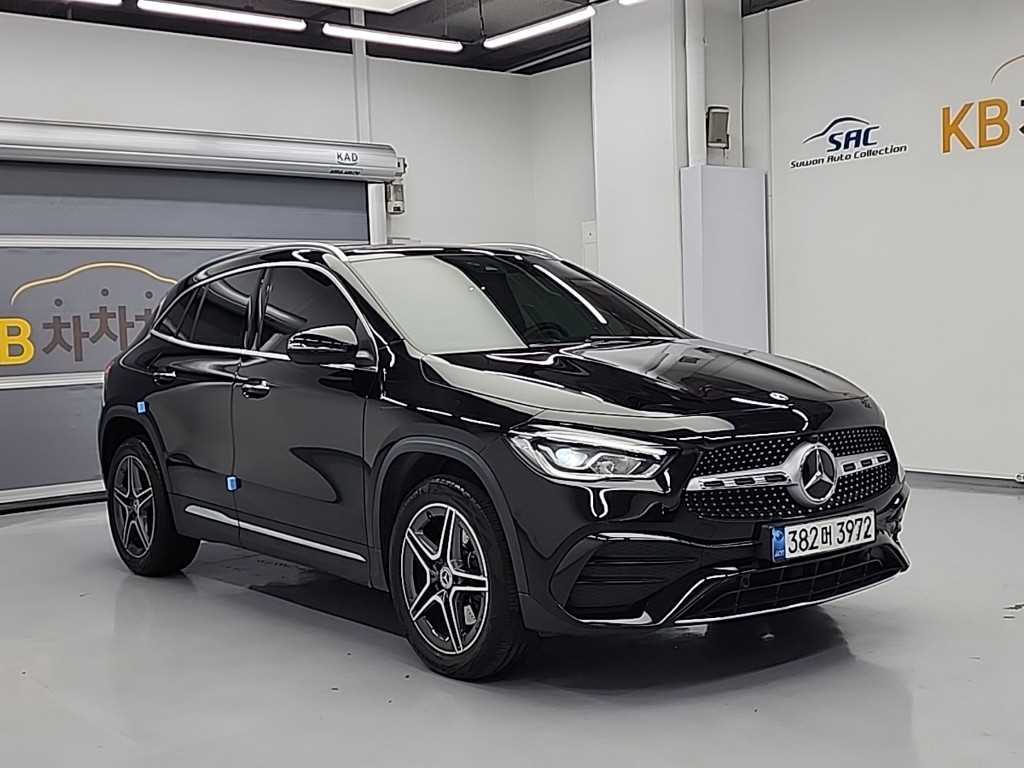Mercedes Benz GLA Class - Vista 4