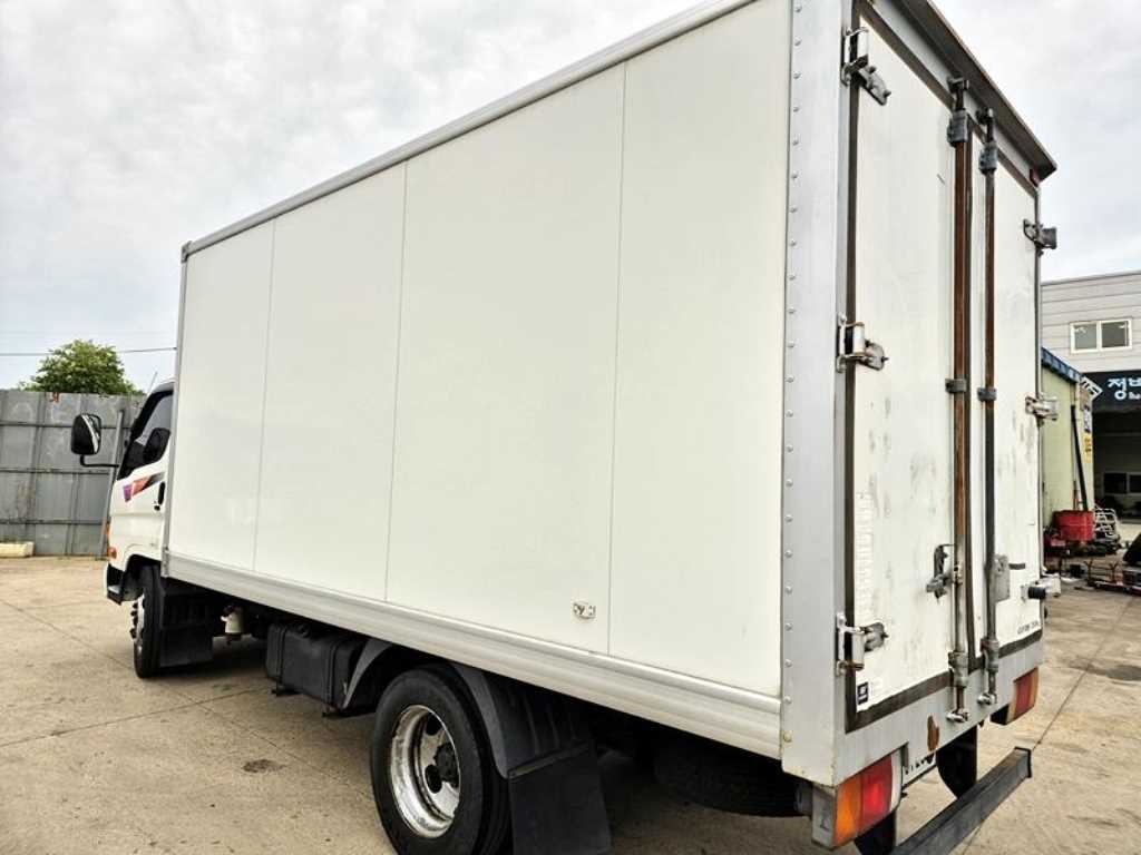 medium and large cargo truck - Vista 8