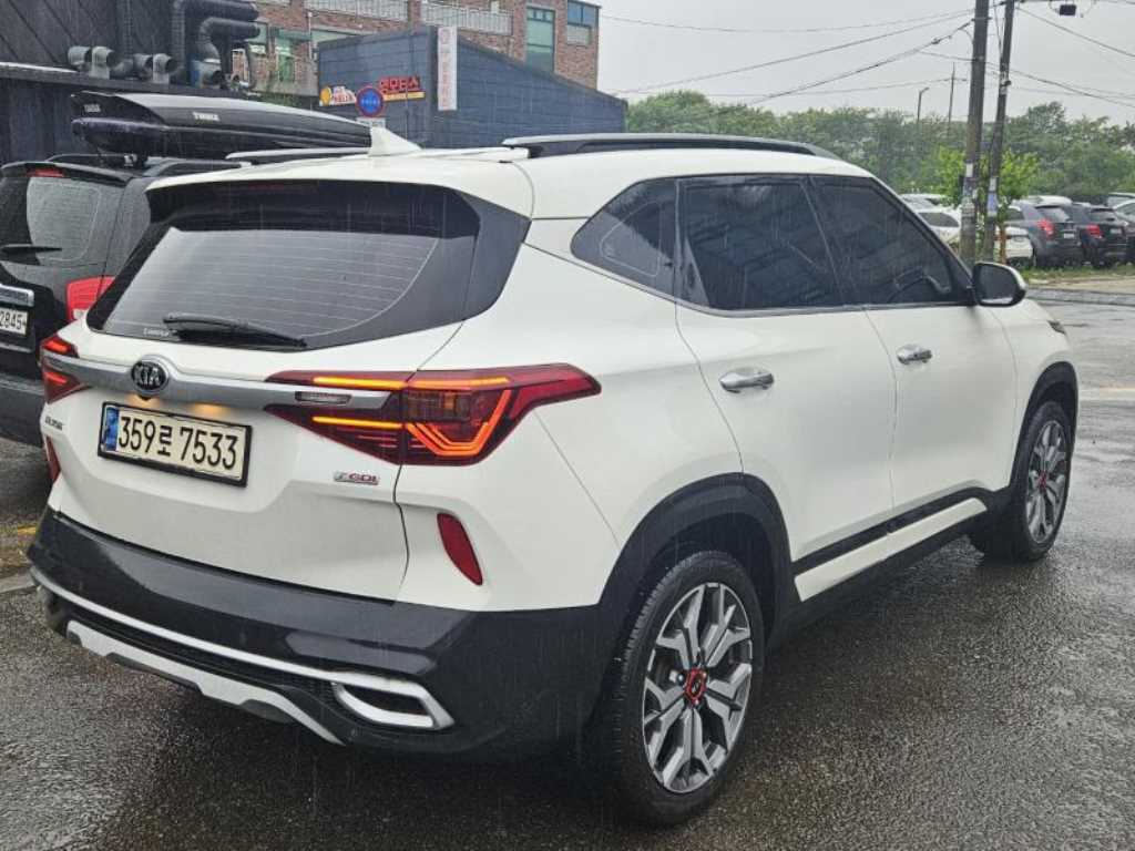 KIA Seltos - Vista 3