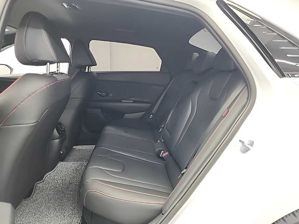 HYUNDAI Avante - Vista 12
