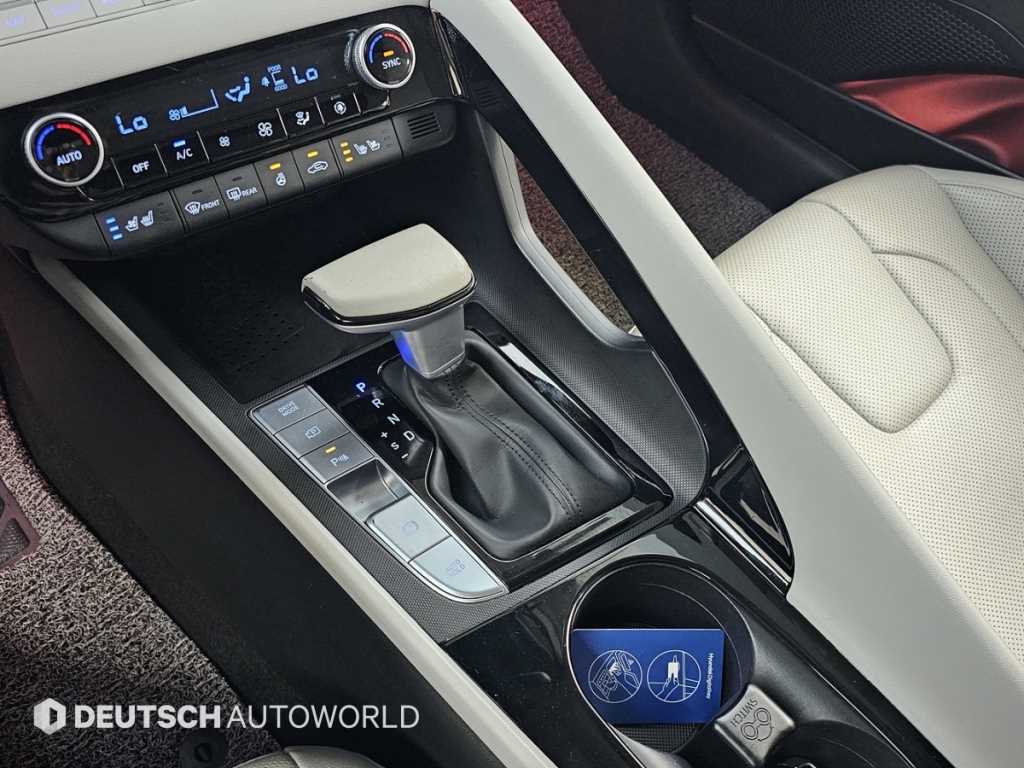 HYUNDAI Avante - Vista 9