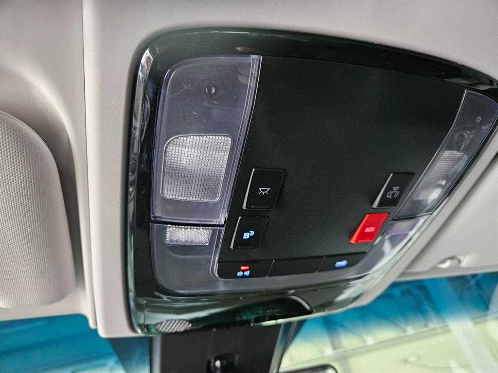 HYUNDAI Staria - Vista 11