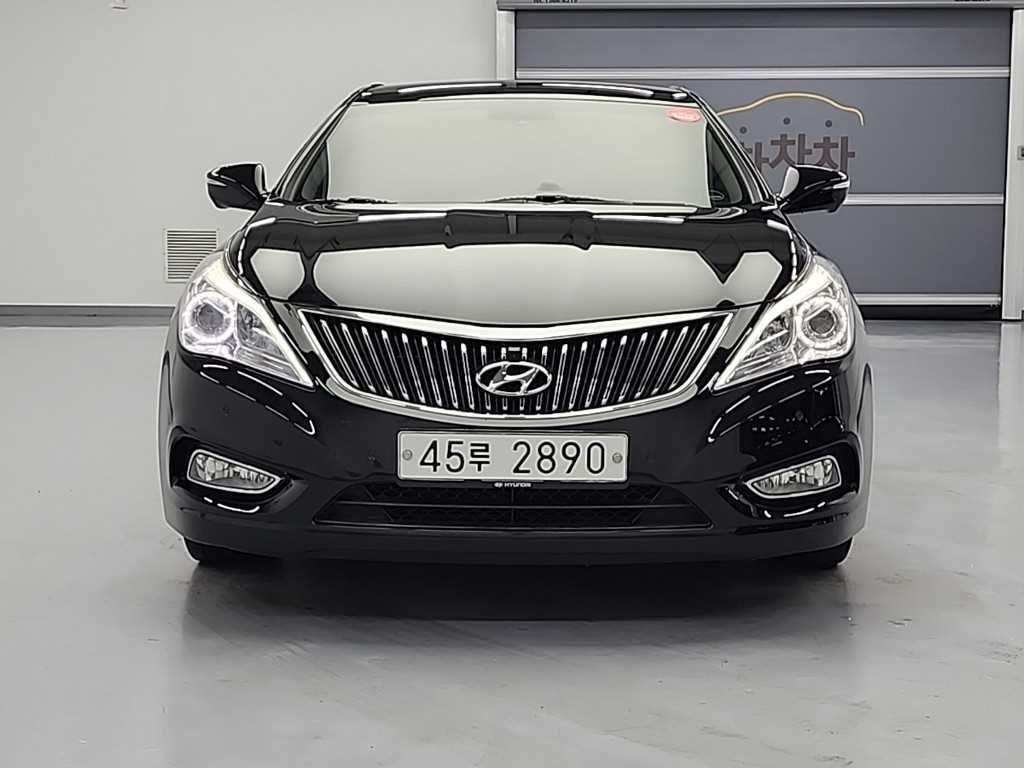HYUNDAI Grandeur - Vista 2