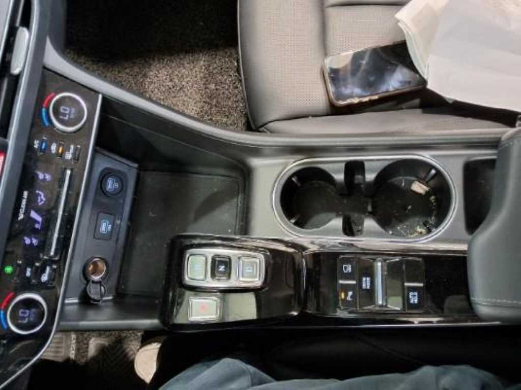 HYUNDAI Sonata - Vista 7