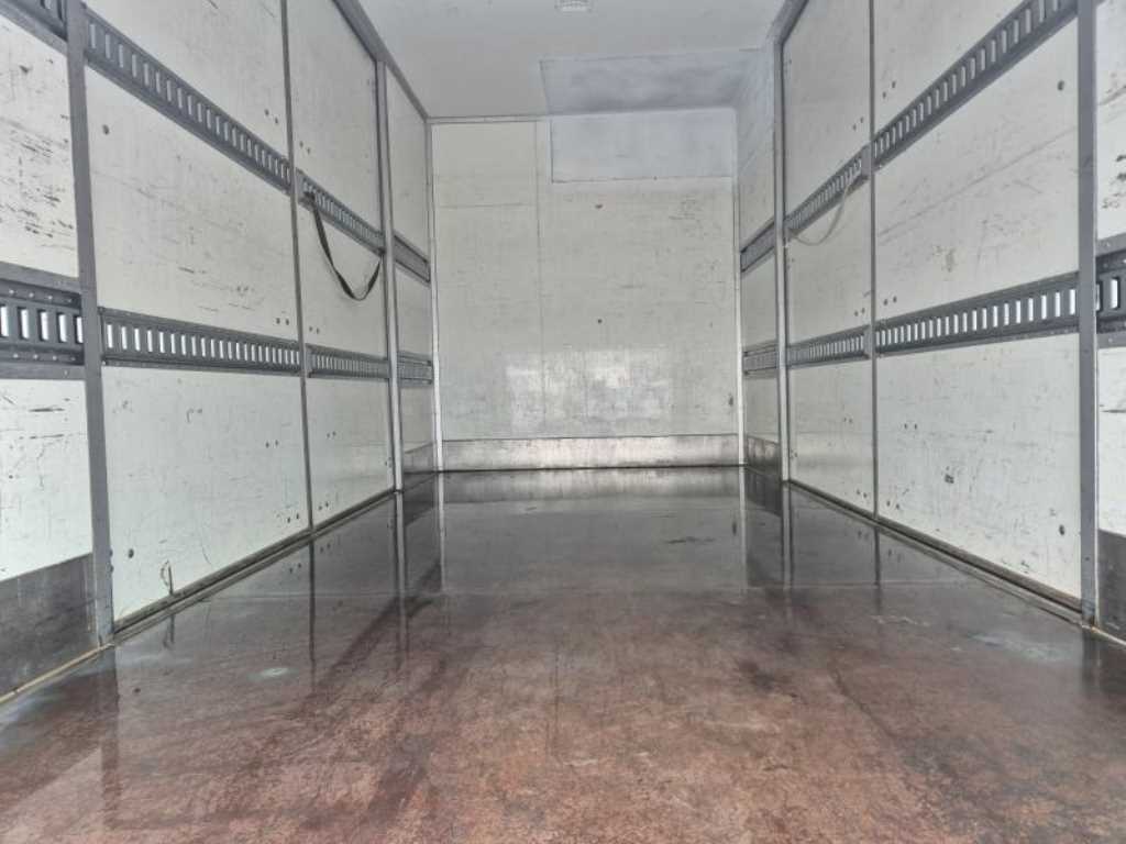 medium and large cargo truck - Vista 8