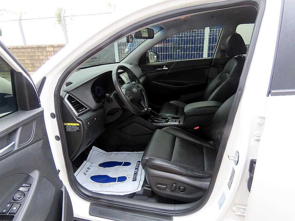 HYUNDAI Tucson - Vista 5