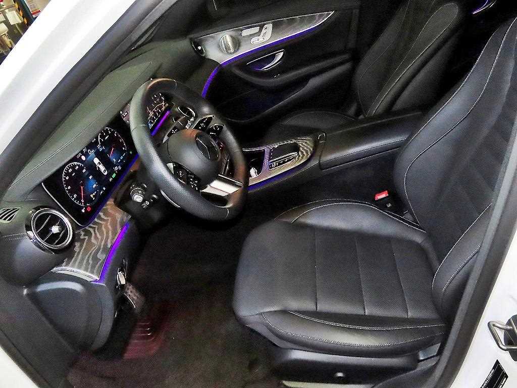 Mercedes Benz E class - Vista 6
