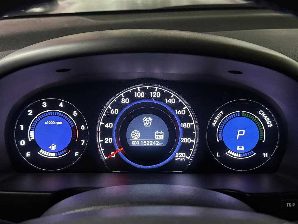 HYUNDAI Avante - Vista 5