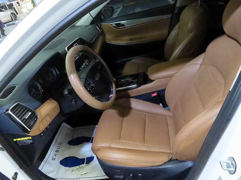 HYUNDAI Grandeur - Vista 6