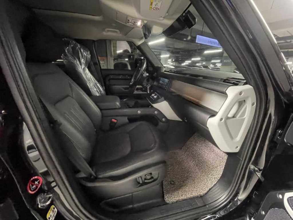 Land Rover Defender - Vista 8