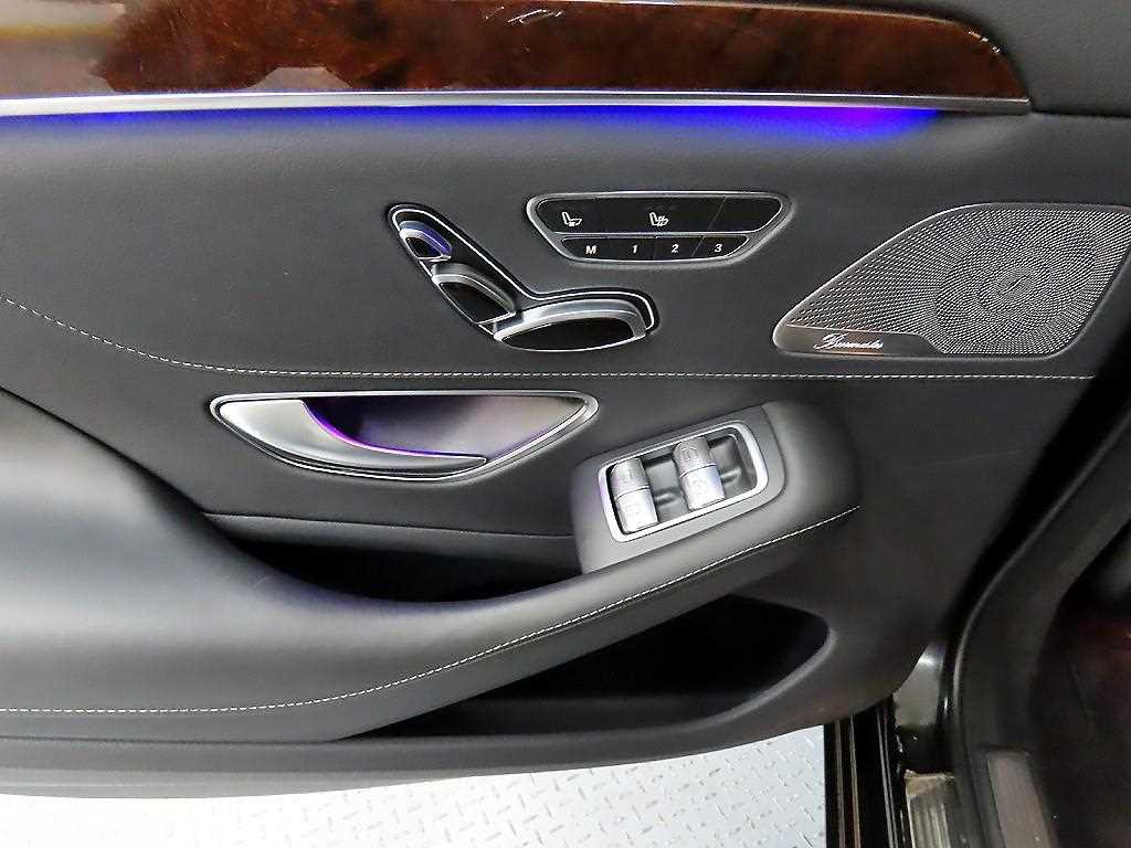 Mercedes Benz S Class - Vista 12