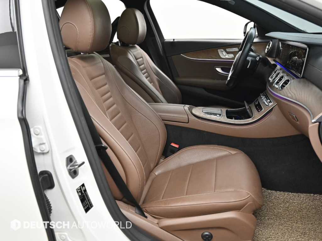 Mercedes Benz E class - Vista 10