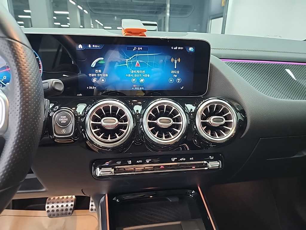 Mercedes Benz GLA Class - Vista 10